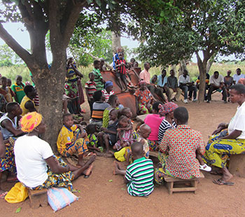 Outdoor prayer meeting at Thèou