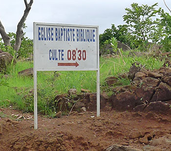 Path to Lama Bou church