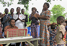 The Tomdé church provided special music